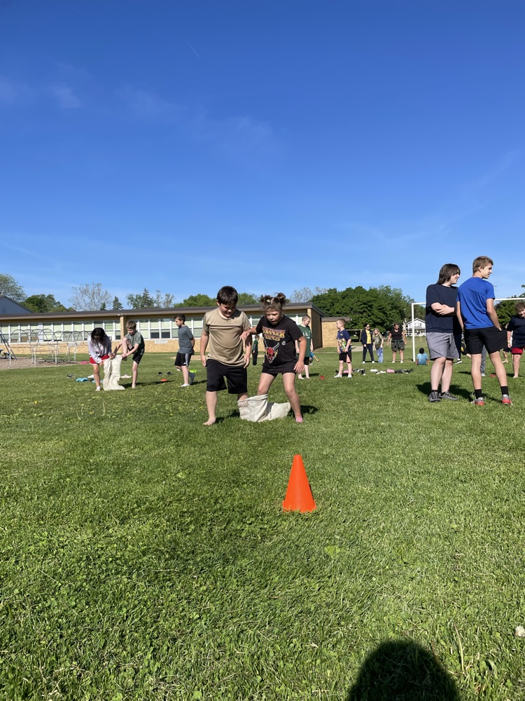 students racing
