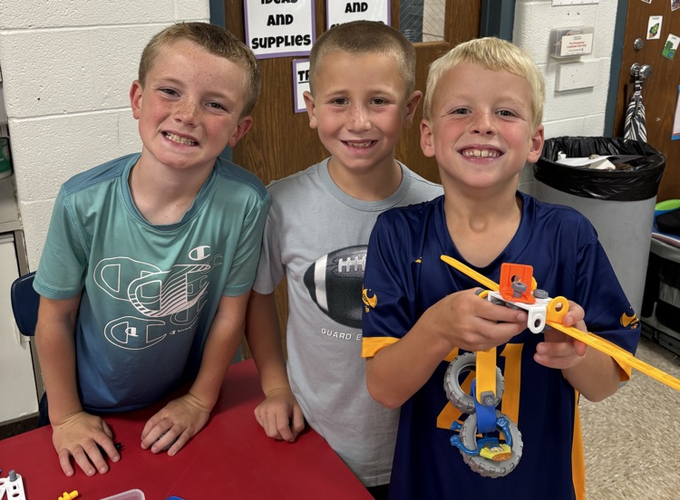 students with plane 