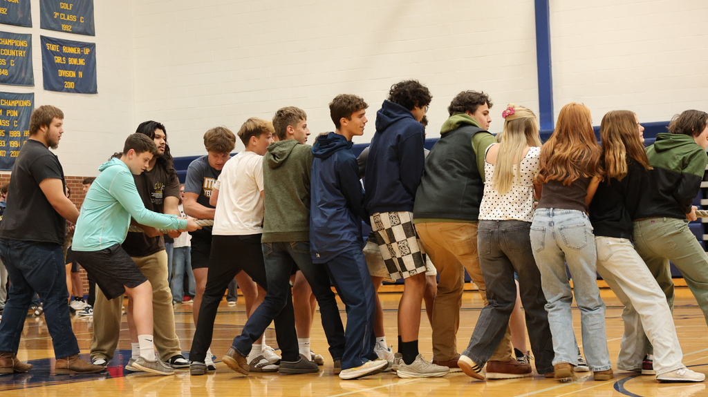 Sophomore Tug-o-war