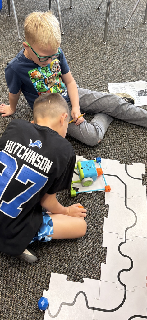 students using robot