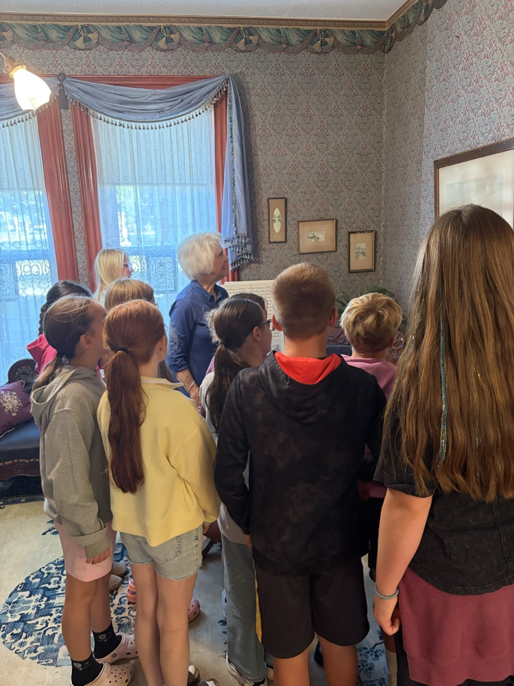 students in historical museum 