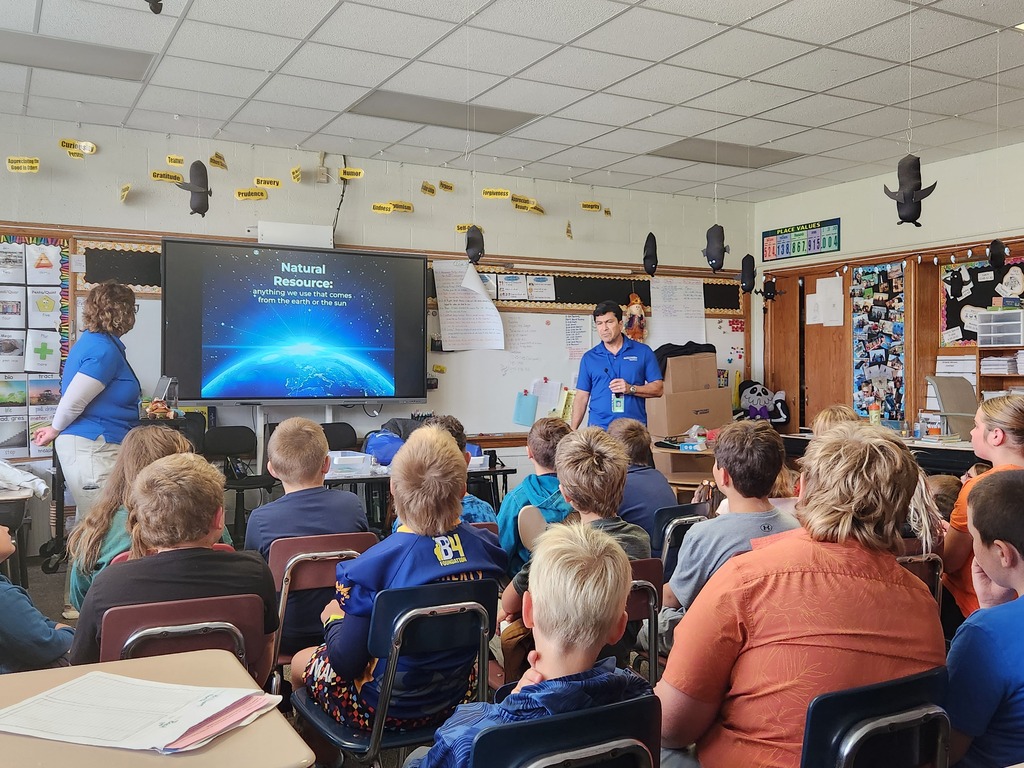 Consumers Energy presenting to 4th graders...