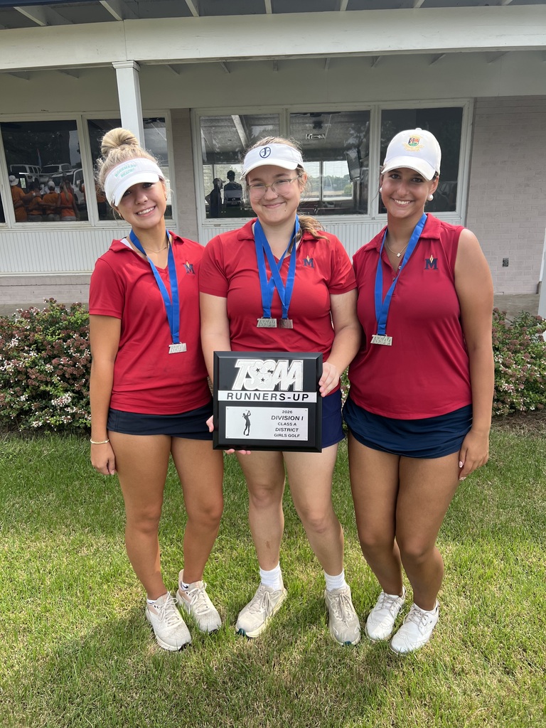 Lady Mustang Golf Team holding runner up plaque