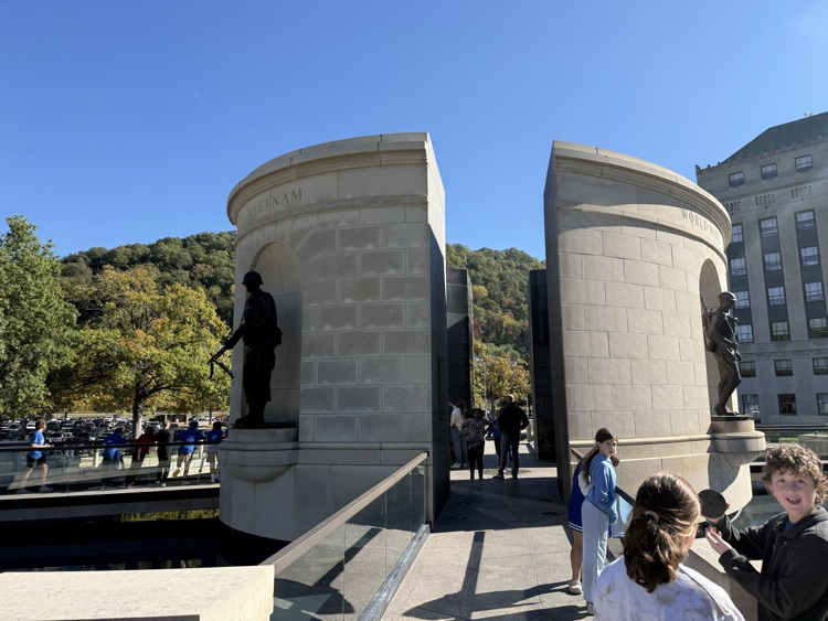 war memorial monument