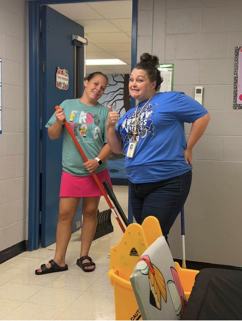 girls mopping 