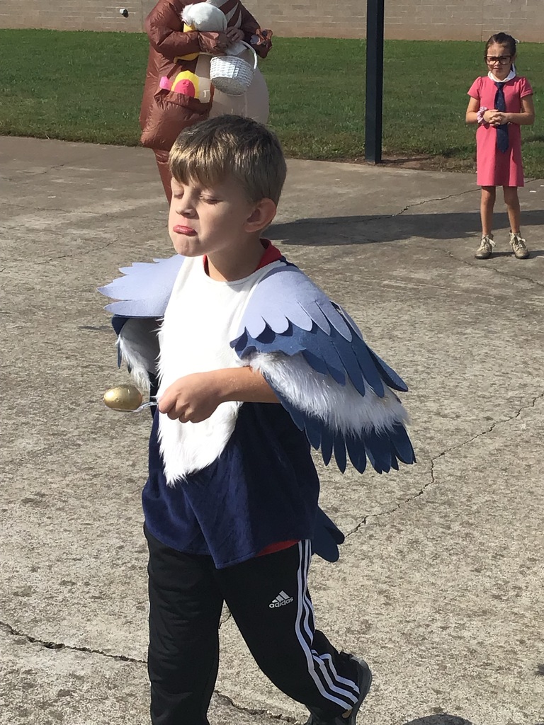 Students dressed up like a Fable Character