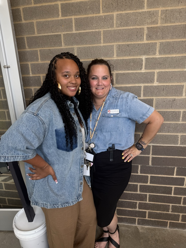 Grandfriend’s pic 114 & kindness looks good on everyone (a.k.a denim day)!