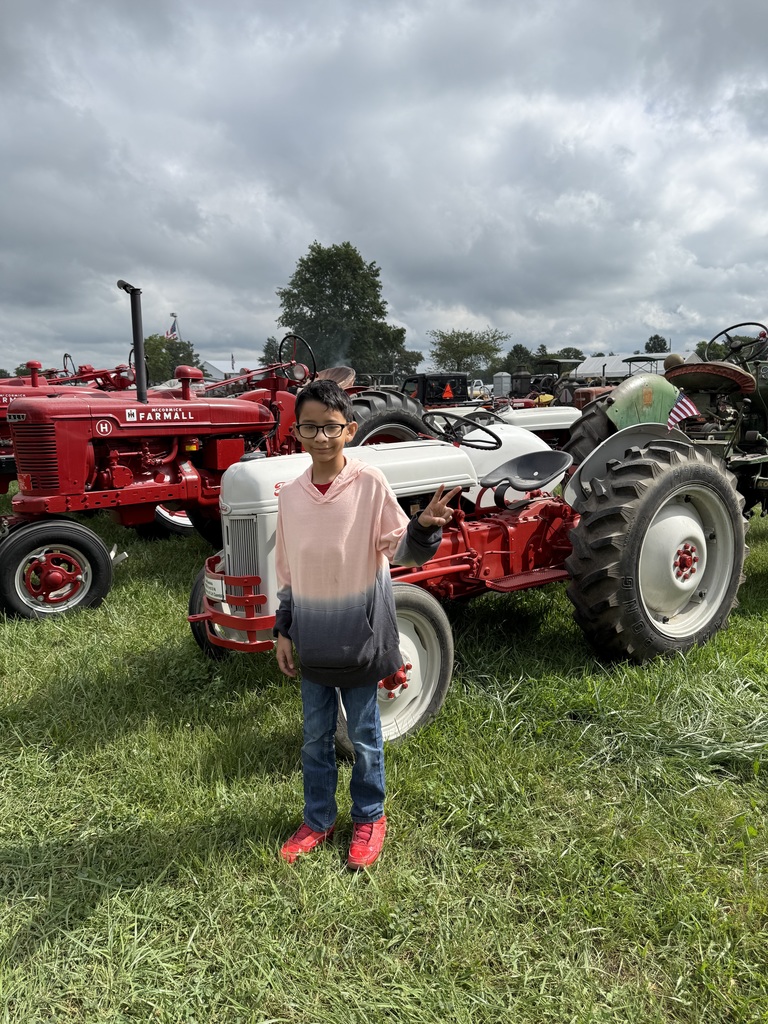 Tractor Show 25