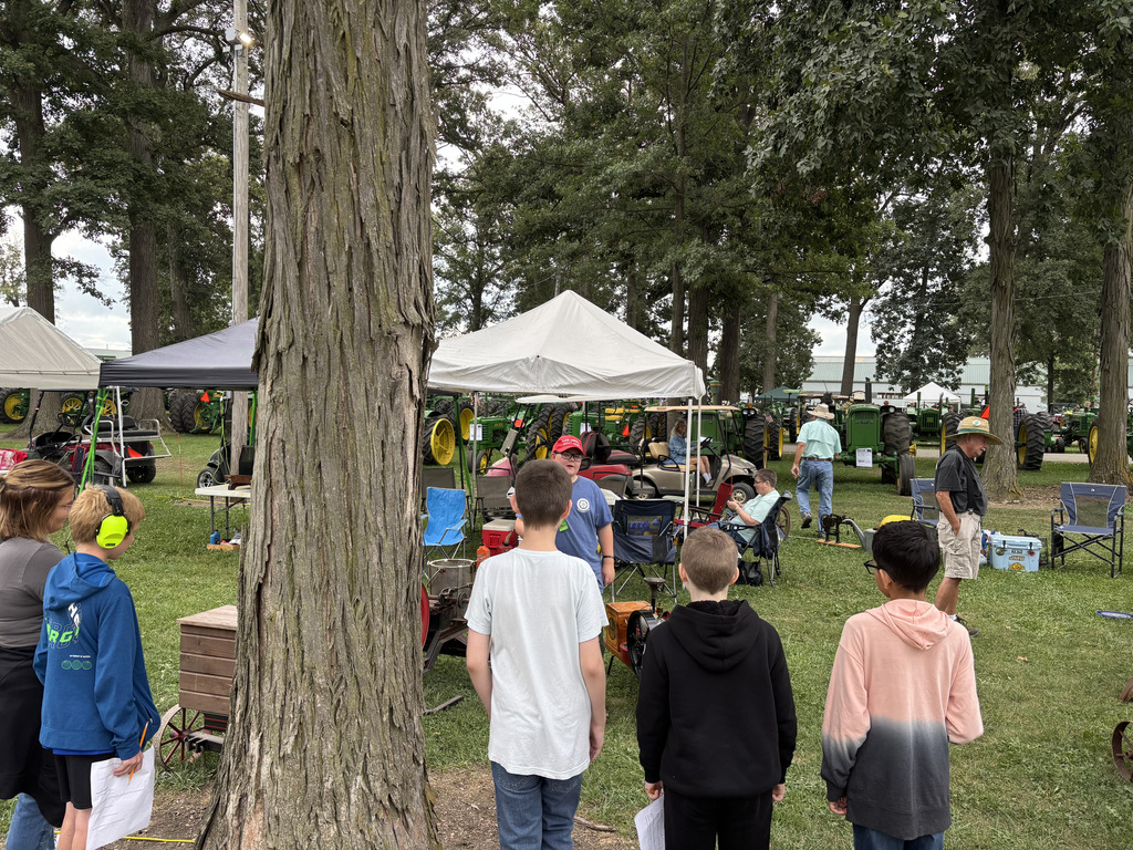 Tractor Show 25