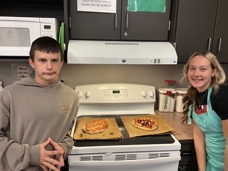 FACS CLASS MAKING PIZZA WITH HOMEGROWN BASIL