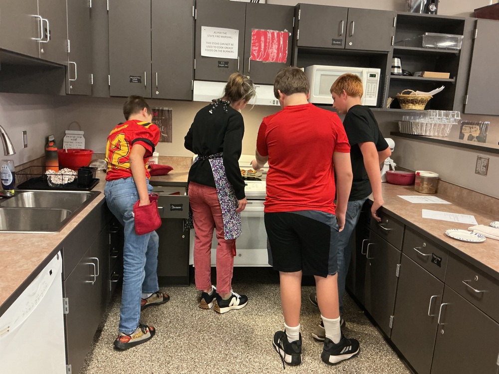 Mrs. Slinkard's 7th grade class making "Cheeseburger Cups"