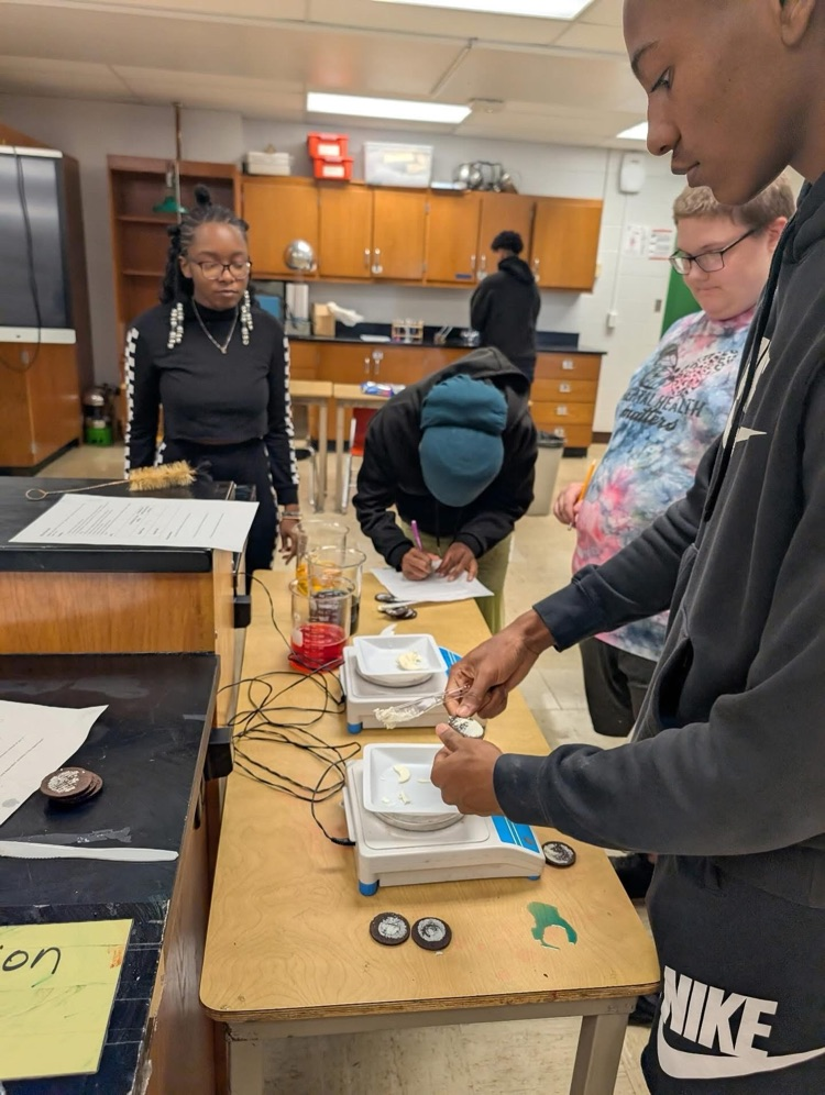 photo of students in science lab 