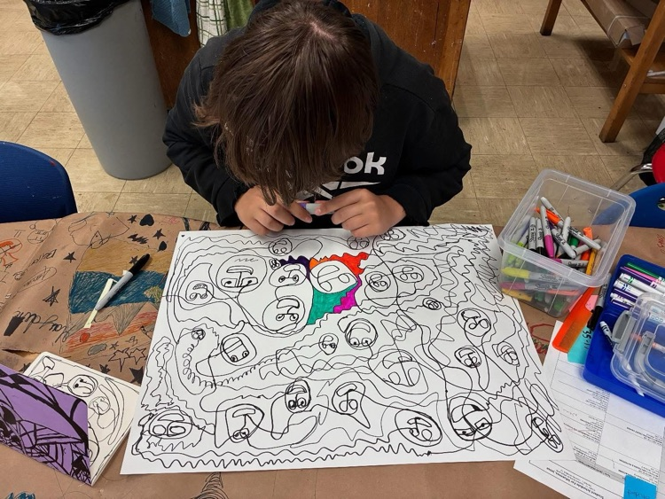art students, drawing continuous line art Establish