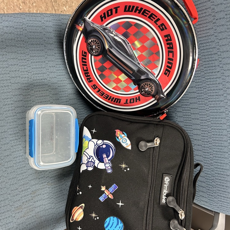 Lost lunch items with no names