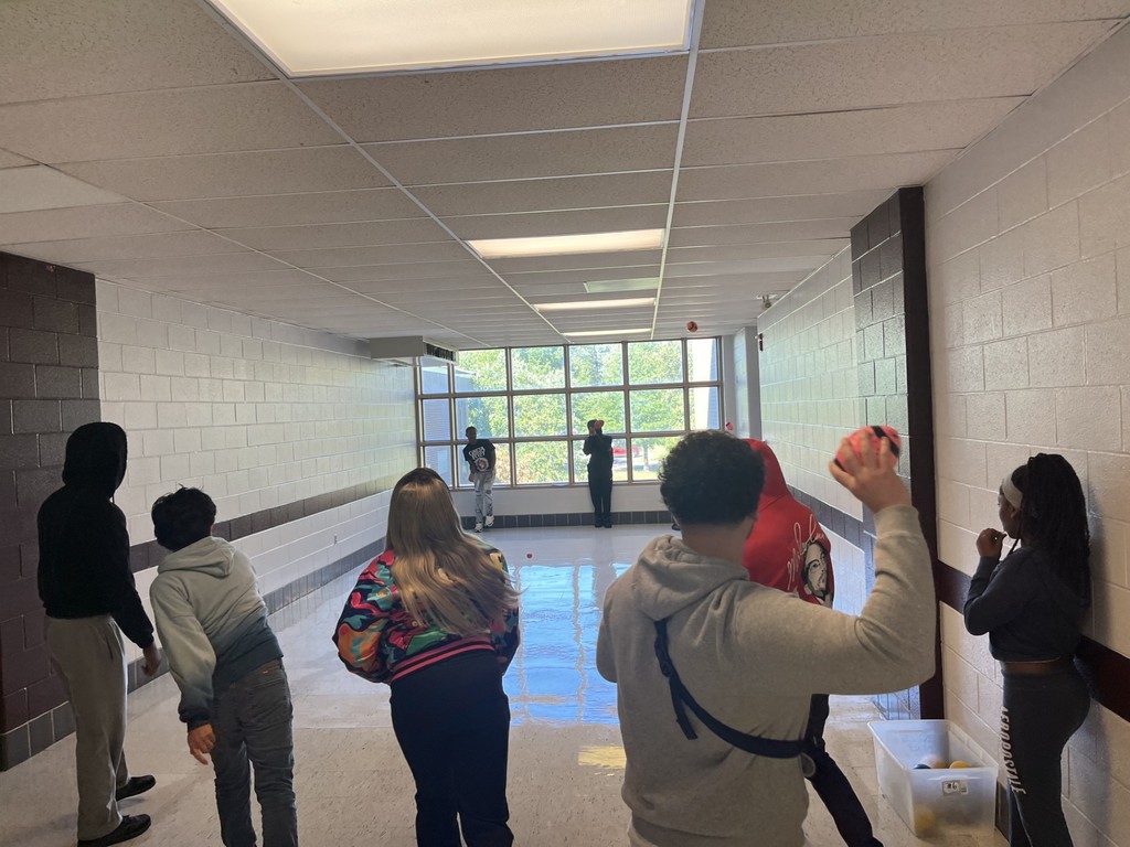 Red Rover, Red Rover, Send the... Particle Over! 🦠  Our Biology students took a classic game and gave it a biological twist! They acted as Cell Membranes to either Actively Diffuse (catch) or Passively Diffuse (dodge) particles like Oxygen and Glucose! 💧🏃💨  Diffusion is one of the toughest concepts, but these Chargers made it hands-on, competitive, and fun! Great job showing off your academic and athletic skills! 🧬💙