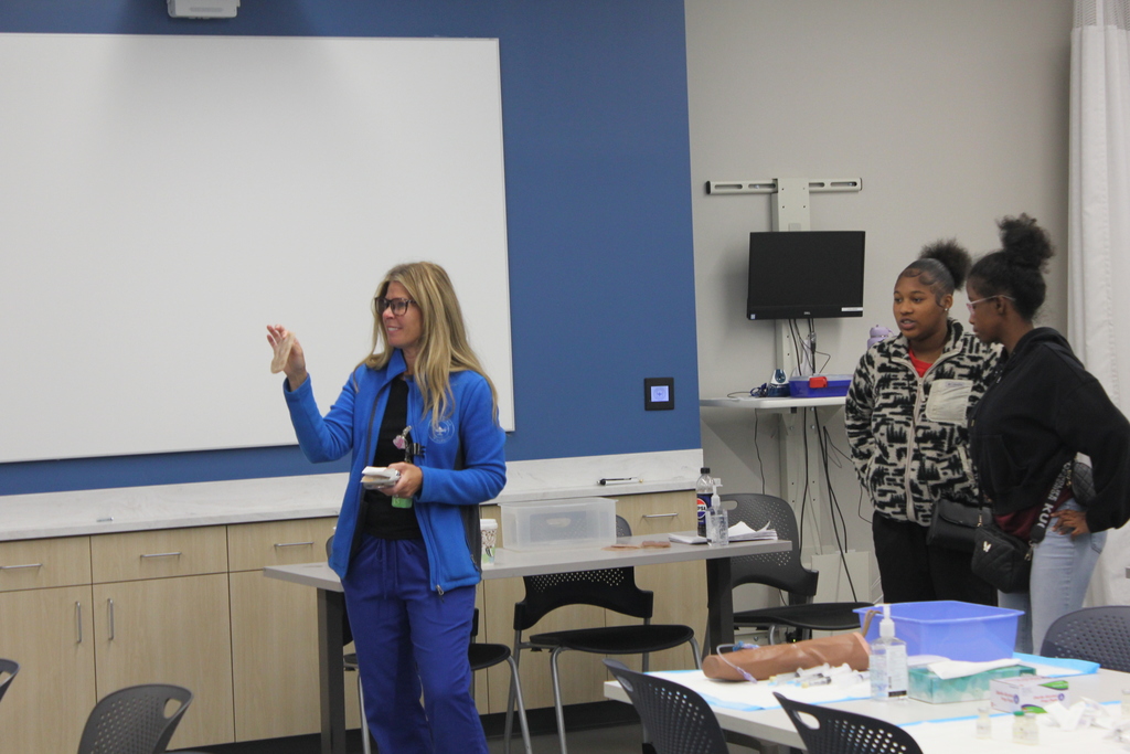 Hands-on healthcare exploration! 🩺 Our Health Science students recently had an incredible experience on their college tour at Galen College of Nursing!  Students didn't just walk the campus—they stepped right into the action, engaging in hands-on simulations in Galen's state-of-the-art labs. They got a real feel for nursing, patient care, and the advanced skills required for their future careers.  Thank you to Galen College of Nursing for giving our Chargers this amazing, practical look at the post-secondary pathway in healthcare! 💙⚡️