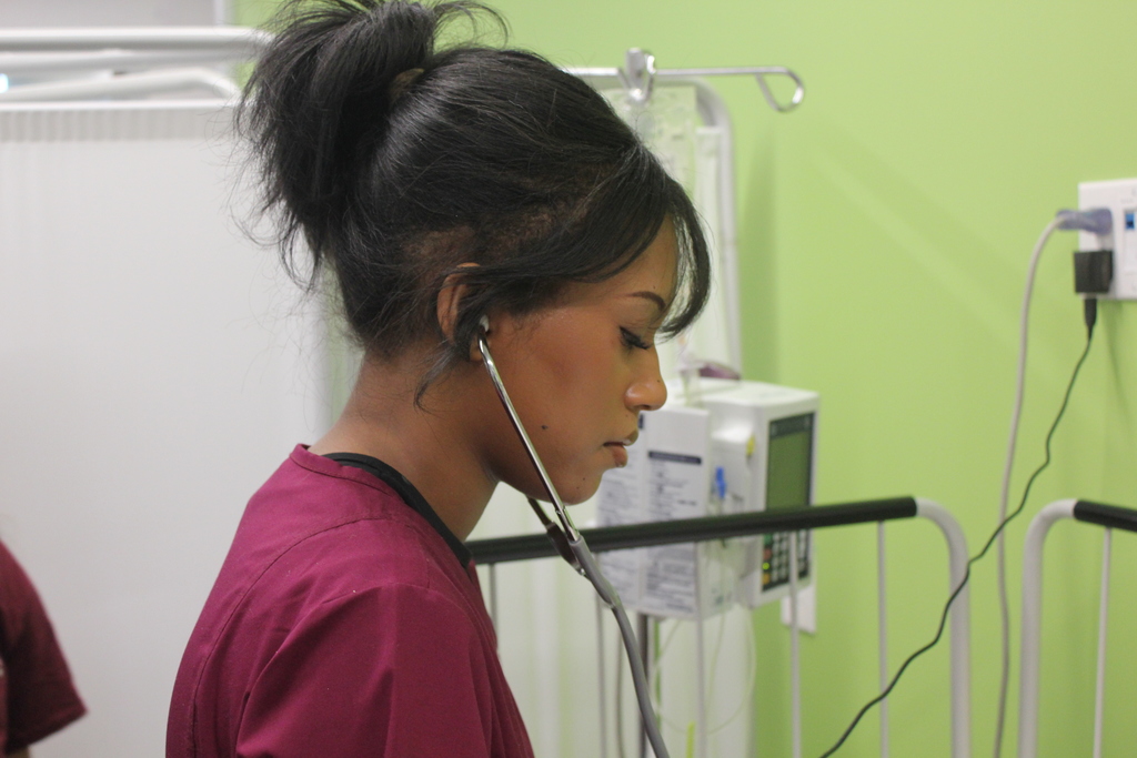 Hands-on healthcare exploration! 🩺 Our Health Science students recently had an incredible experience on their college tour at Galen College of Nursing!  Students didn't just walk the campus—they stepped right into the action, engaging in hands-on simulations in Galen's state-of-the-art labs. They got a real feel for nursing, patient care, and the advanced skills required for their future careers.  Thank you to Galen College of Nursing for giving our Chargers this amazing, practical look at the post-secondary pathway in healthcare! 💙⚡️