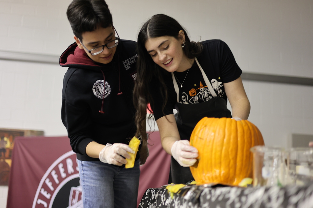 The chemistry was explosive! 💥 Mrs. Payne and her Advanced Chemistry students wowed the audience with our annual Halloween Show!  Students curated a dazzling display of science, featuring incredible reactions, oozing jack-o-lanterns, and spooky chemical transformations. Thank you to everyone who came out to witness this fantastic fusion of learning and fun! 🎃