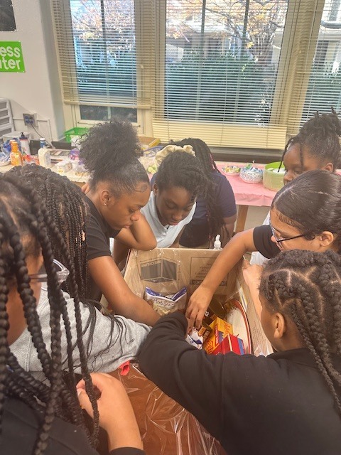 girls group baskets photos