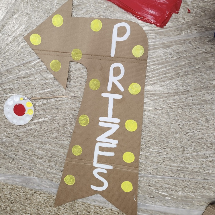 painted prizes sign