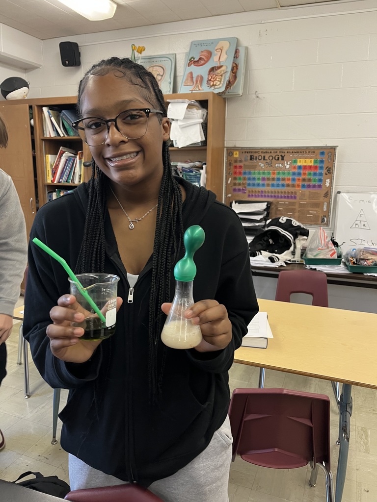 Invisible gas? Not anymore! 🤩 Our BIO classes saw Cellular Respiration in full swing recently. The process produced CO2 💨, which inflated a balloon 🎈, and caused Bromothymol Blue to shift from dark blue 🔵 to green 🟢. A perfect, visual demonstration of how cells generate energy! Way to go, scientists! 🔬🧬