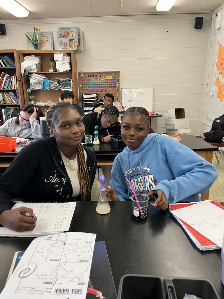 Invisible gas? Not anymore! 🤩 Our BIO classes saw Cellular Respiration in full swing recently. The process produced CO2 💨, which inflated a balloon 🎈, and caused Bromothymol Blue to shift from dark blue 🔵 to green 🟢. A perfect, visual demonstration of how cells generate energy! Way to go, scientists! 🔬🧬