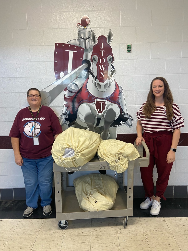 Huge gratitude goes out to Alex and the entire team at Baptist Health for their incredibly generous donation of linens to our Health Science program! 🩺🛏️ These supplies make a massive difference, ensuring our students have the most realistic and high-quality environment possible for practicing essential patient care skills, from bed-making techniques to managing complex simulations. Your commitment to supporting the next generation of healthcare professionals is truly inspiring. Thank you for investing in our students' success!