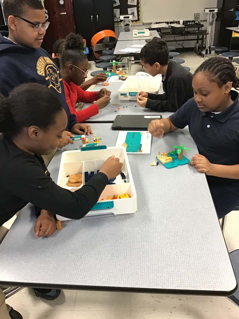 Students in 4th and 5th grade are starting their exploration with our new Lego Science kits!