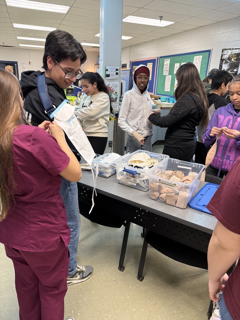 It’s a great day to be a Charger—and a future one! ⚡️🎓 Our JTown Student Ambassadors headed over to Carrithers Middle School for an incredible Charger Day! They spent the day leading hands-on learning activities with 7th-grade Explore students, giving them a real look at what it’s like to be part of our Career Academies. Our students led the way in: 🩺 Health Science – Patient care and medical simulations. 🛠️ Build & Design – Focusing on engineering and essential skilled trade skills. 💼 Business – Entrepreneurship and professional leadership. We also hosted a Lunch and Learn session where Carrithers students could ask our ambassadors anything and everything about the high school experience—from classes and clubs to what it's really like to be a JTown Charger. 🍕🗣️ We love seeing our ambassadors step up as mentors and share their passions with the next generation. Big thanks to the Carrithers staff and students for having us! 🩵🩶