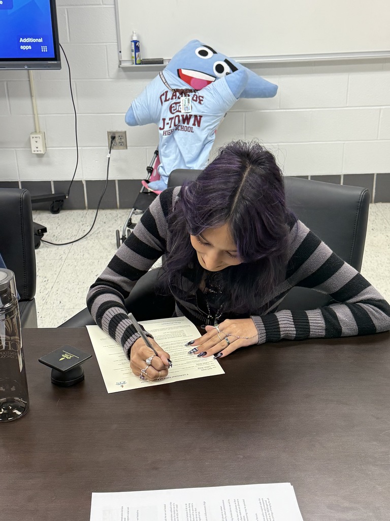 The future of education starts right here! 🍎⚡️  Huge congratulations to our Teaching & Learning students who officially signed their JCPS Conditional Offer Letters today! This is a massive milestone as these future educators commit to returning to JCPS to lead their own classrooms after they finish their degrees.  By signing these letters, our students are:  📝 Securing their future: Locking in a direct path to employment within the district.  🎓 Committing to Excellence: Taking the first official step in their journey from student to professional educator.  🏫 Investing in our Community: Ensuring that the next generation of Louisville students will be taught by home-grown talent!  We are so incredibly proud of the hard work, heart, and dedication these students have shown in our Teaching & Learning pathway. We can't wait to see you back in the hallways as colleagues!