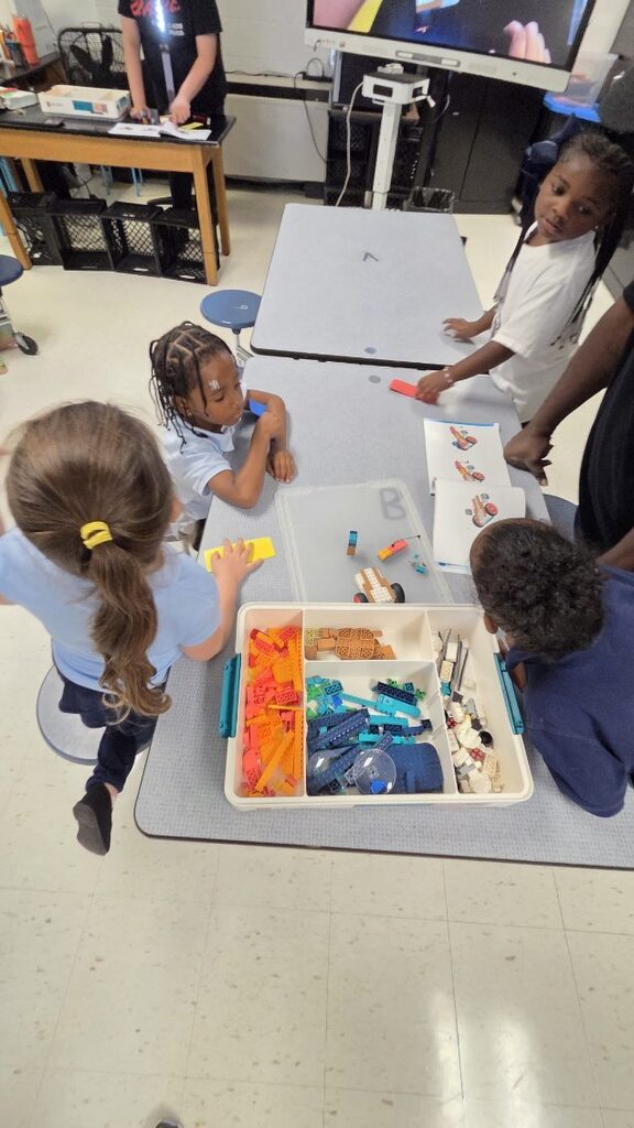 kindergarteners had a Lego Science lesson on Push and Pull! 