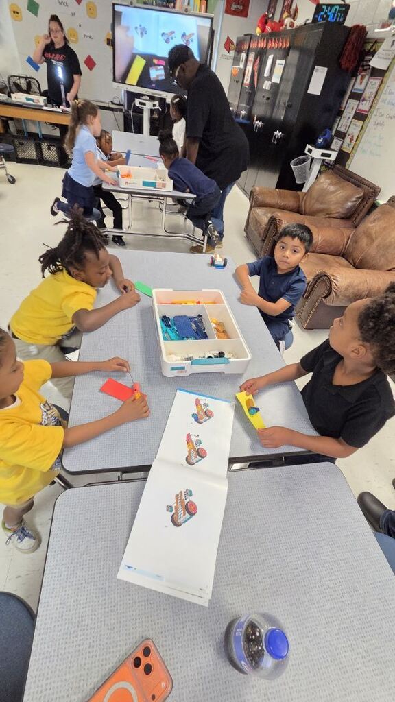 kindergarteners had a Lego Science lesson on Push and Pull! 