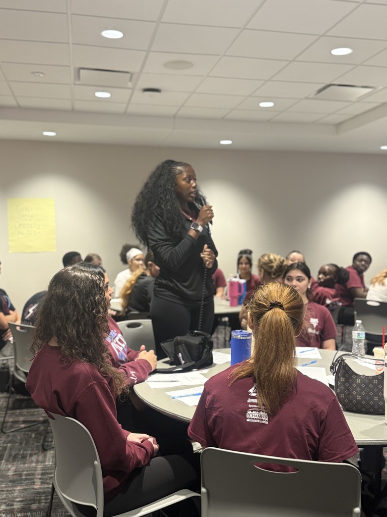 🎤⚡ Leadership. Confidence. Connection. Yesterday, our students stepped into their roles as leaders during the Academies of Louisville Student Ambassador Training! Students sharpened their communication skills, built confidence, connected with fellow Ambassadors, and learned how to be powerful voices for their schools and academies. 💡 The future is in good hands with these student leaders! 🩵🤍⚡