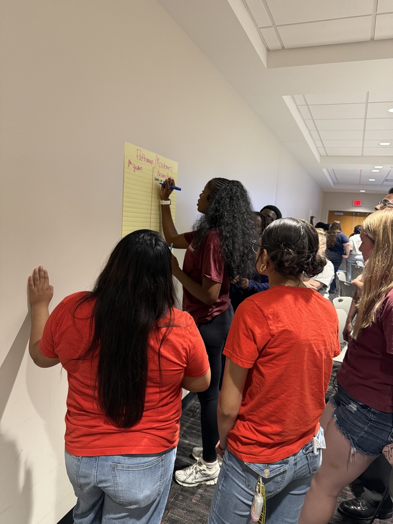 🎤⚡ Leadership. Confidence. Connection. Yesterday, our students stepped into their roles as leaders during the Academies of Louisville Student Ambassador Training! Students sharpened their communication skills, built confidence, connected with fellow Ambassadors, and learned how to be powerful voices for their schools and academies. 💡 The future is in good hands with these student leaders! 🩵🤍⚡