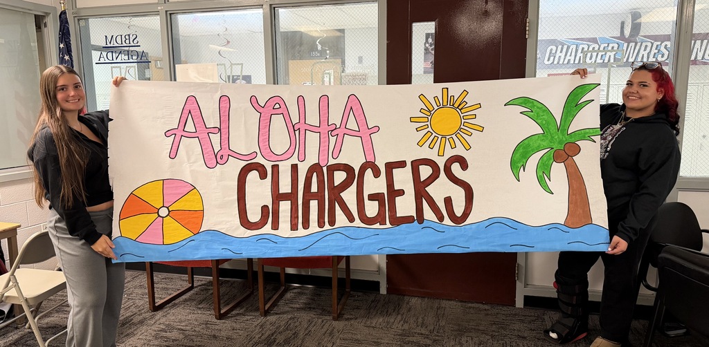 📣⚡ Pep Club is getting ready to bring the energy!  Our Chargers spent time making signs to cheer on our football team at Friday’s game AND celebrate our girls soccer seniors on Senior Night! ⚽🏈🎨  We love seeing our students show their school spirit and support their fellow Chargers! 🩵🤍⚡