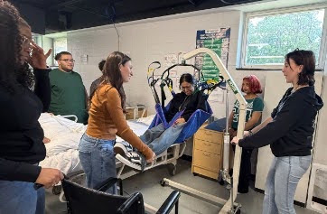 🏥🩺 Hands-On Learning in Health Science! Our Acute Care students are building essential healthcare skills as they learn how to safely operate a mechanical patient lift! 💪 From proper equipment use to patient safety, our Chargers are gaining valuable, real-world experience that prepares them for future careers in healthcare. Future healthcare professionals in action! 🩵⚡
