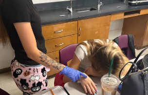 🖐️🔬 Science You Can Feel! Our Body Structures and Functions students are getting hands-on with the integumentary system! Students explored sensory receptor distribution, discovering how different areas of the skin detect and respond to touch. Another great example of curiosity, discovery, and hands-on learning in our Health Science Academy! 🩵⚡