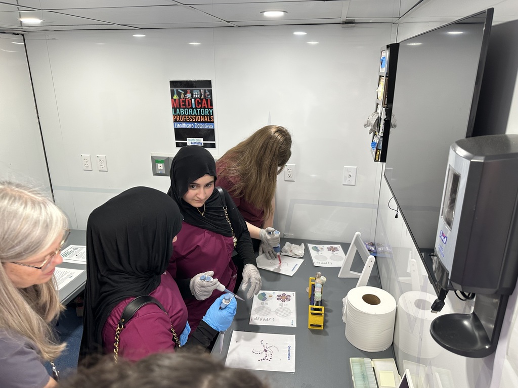 🩺🚑 Exploring Careers in Healthcare! Our Allied Health students recently visited the HealthForce Wagon for an exciting, hands-on look at careers in healthcare! Students explored careers as EMTs, laboratory technicians, surgical technicians, radiology technicians, pharmacy technicians, and respiratory technicians. They even had the opportunity to practice skills from each field! Experiences like these help our Chargers discover their passions, explore career pathways, and take the next steps toward their futures! 🩵⚡