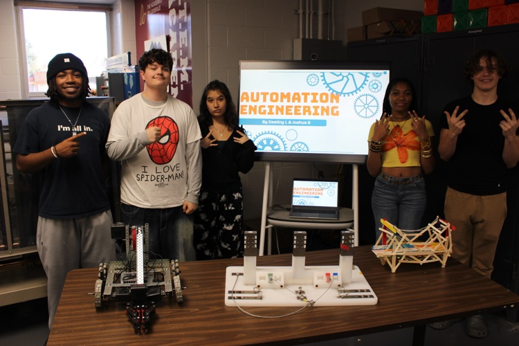 TEC students presenting to Freshman Showcase