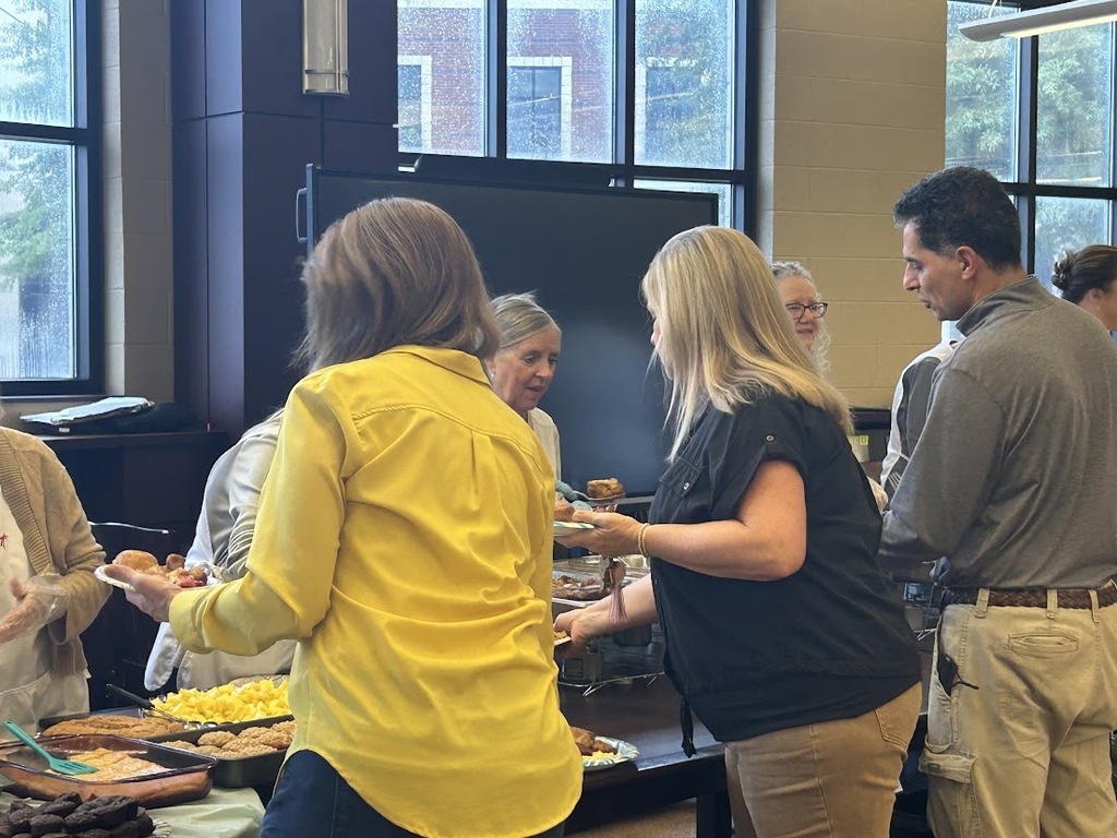 GFBC served breakfast at GHS!