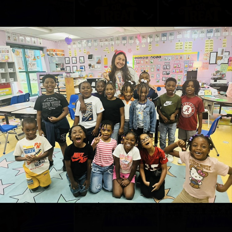 A picture of Ms. Gilreath's class because they won the song of the week contest..