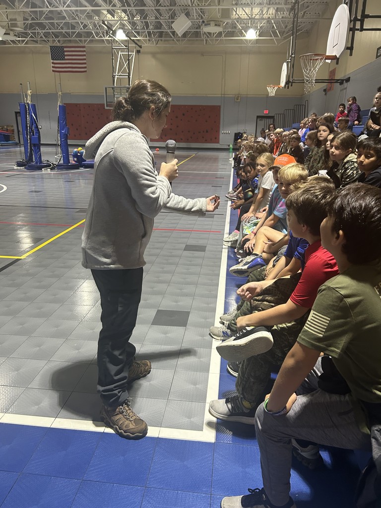 Emily Hutto from Jefferson County Greenway speaking with 3rd grade students
