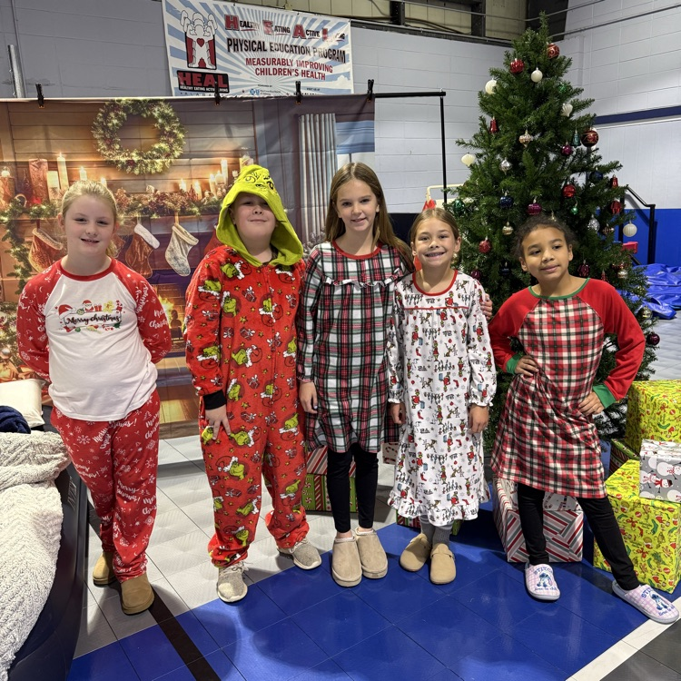 students drama performance 