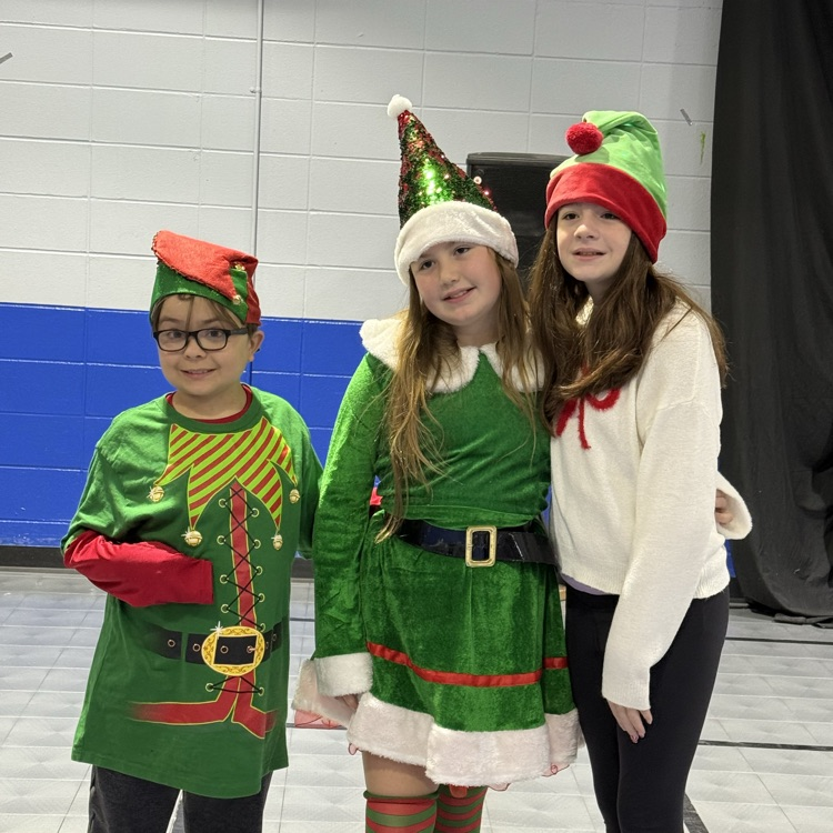 students drama performance 