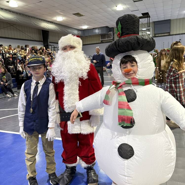 students drama performance 