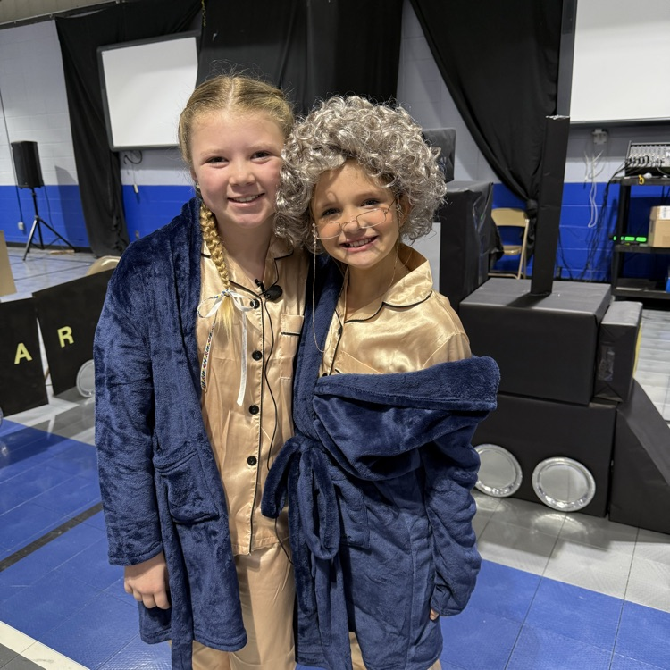 students drama performance 