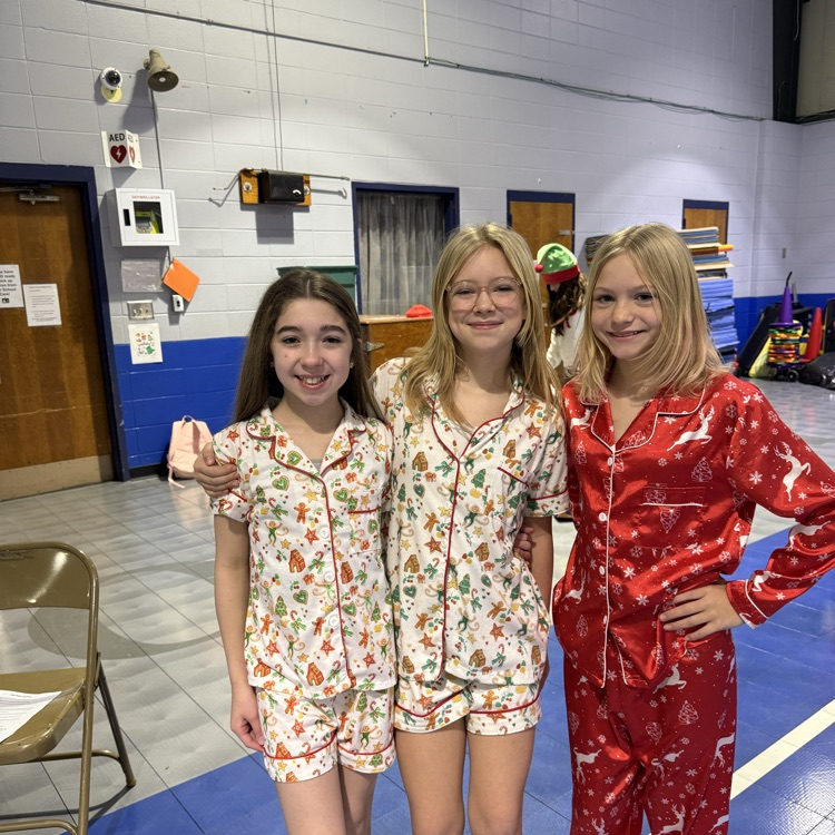 students drama performance 