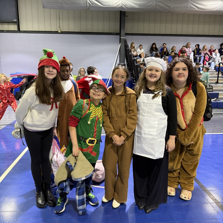 students drama performance 