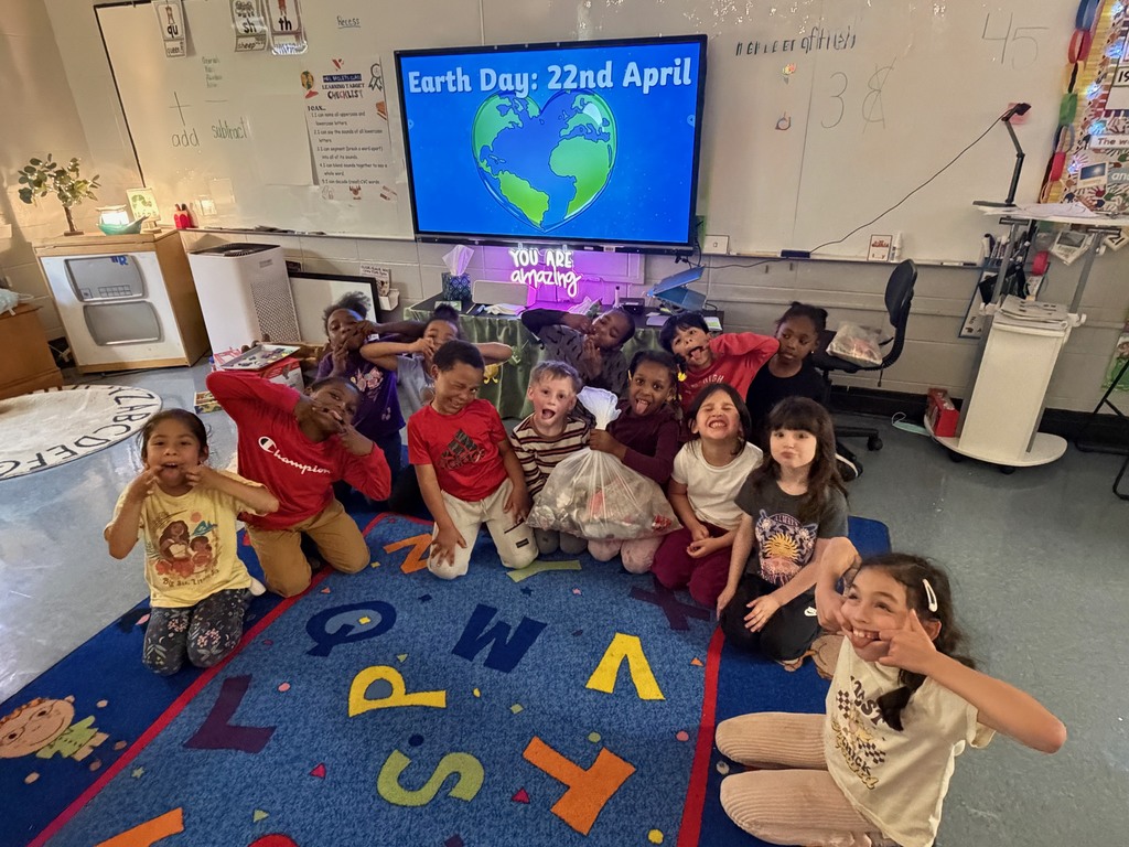 Mrs. Bailey's Kindergarten class making silly faces