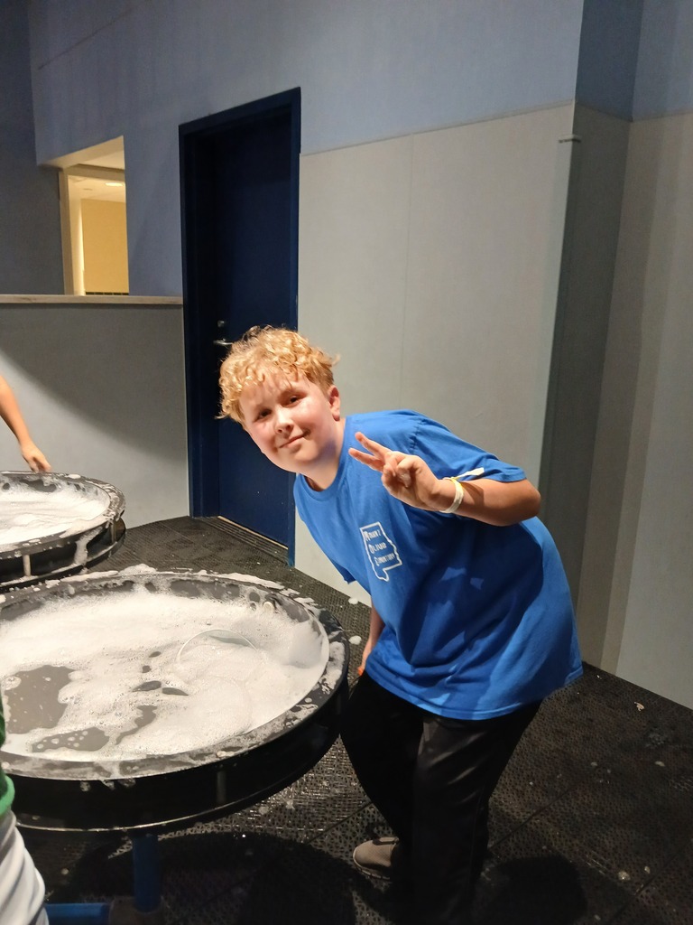students on field trip to Mcwane center